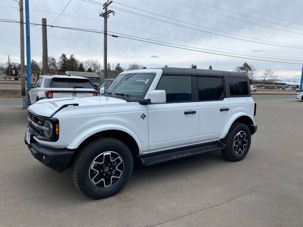 Oxford White 2026 Ford Bronco Outer Banks 4-Door 4WD SUV / Crossover Four-Wheel Drive Automatic