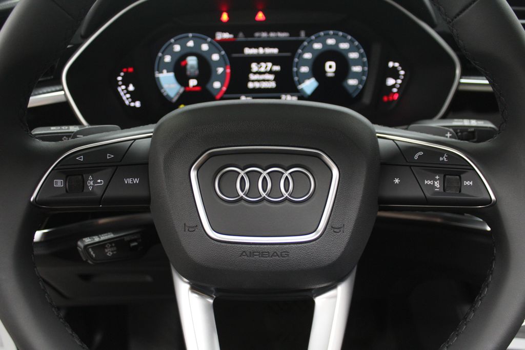 Thumbnail: 2025 Audi Q3 - 23