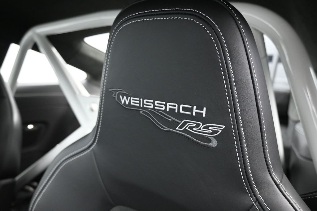 Used 2024  Porsche  image 24