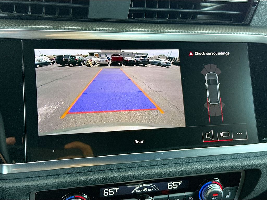 Thumbnail: 2025 Audi Q3 - 15