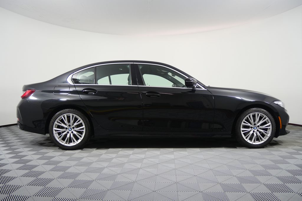 Thumbnail: 2024 BMW 3 Series - 2