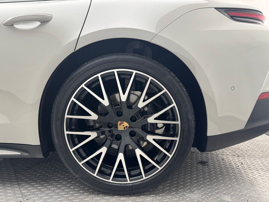 Thumbnail: 2025 Porsche Panamera - 6