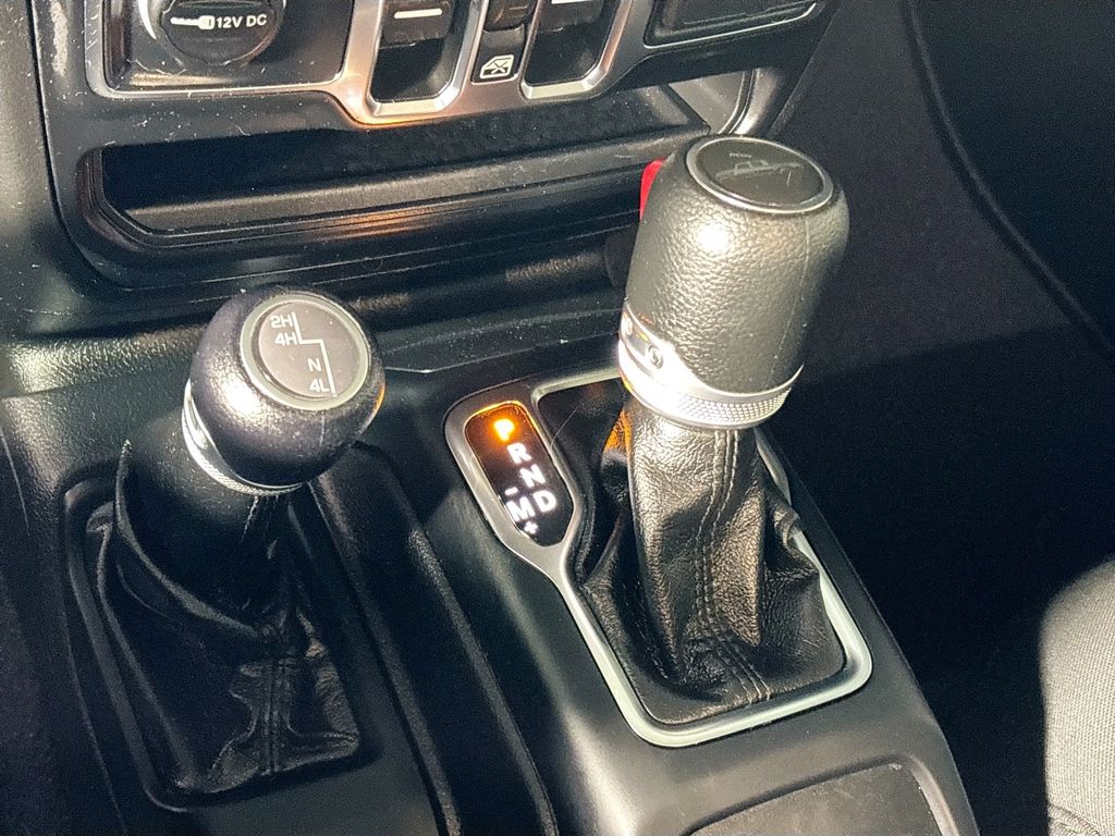 2022 Jeep Gladiator Sport