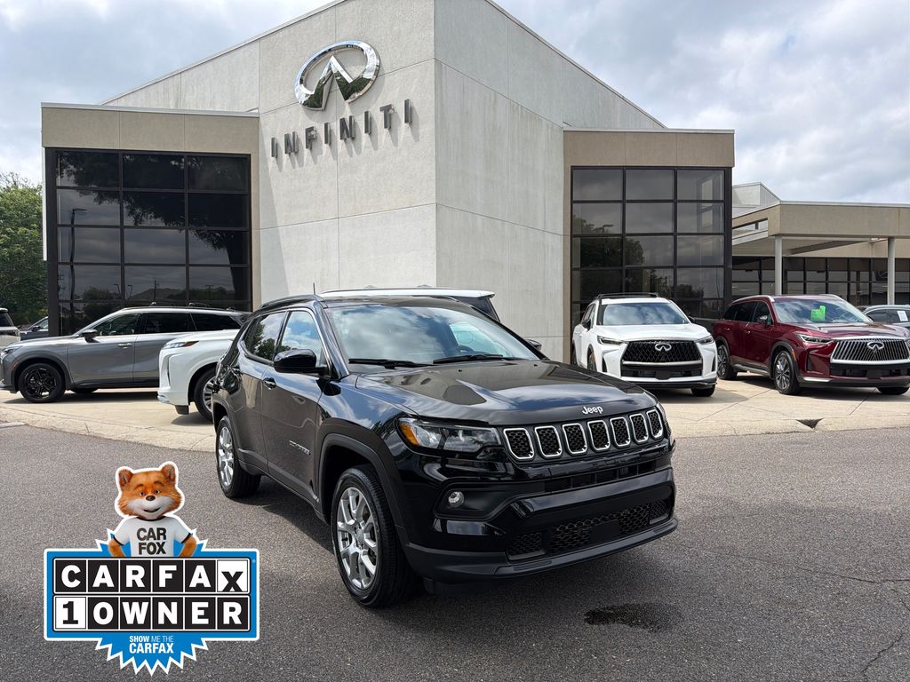 Diamond Black Crystal Pearlcoat 2023 Jeep Compass SUV / Crossover Four-Wheel Drive 8-Speed Automatic