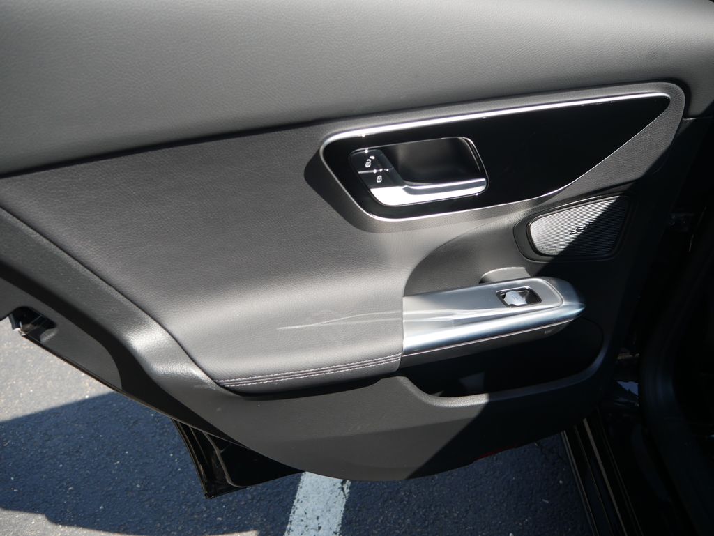 Thumbnail: 2023 Mercedes-Benz C-Class - 18