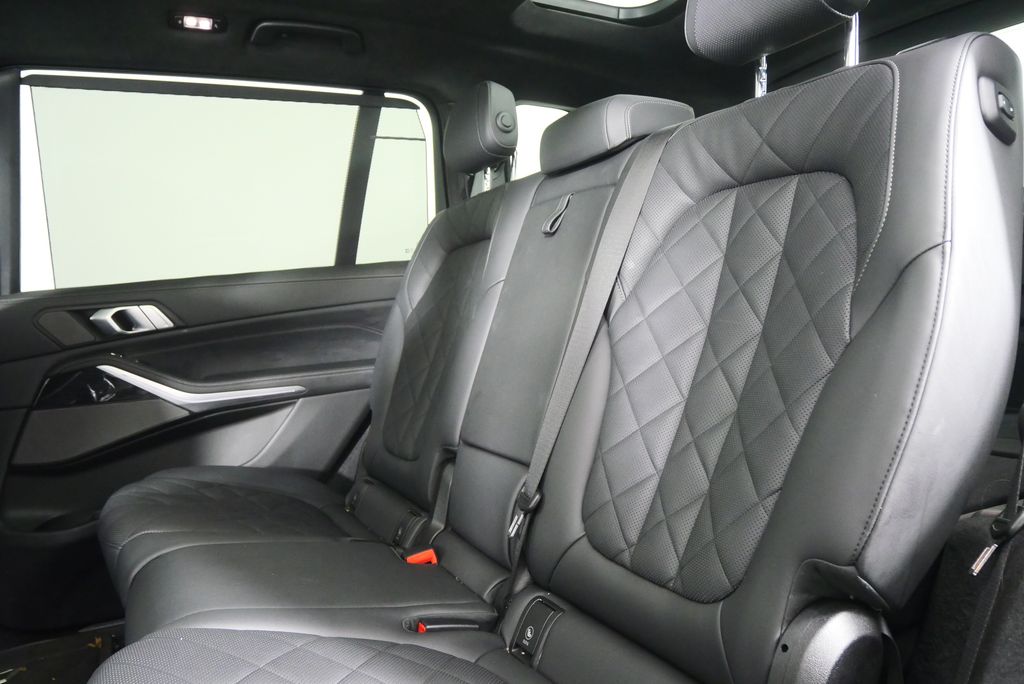 Thumbnail: 2024 BMW X7 - 15