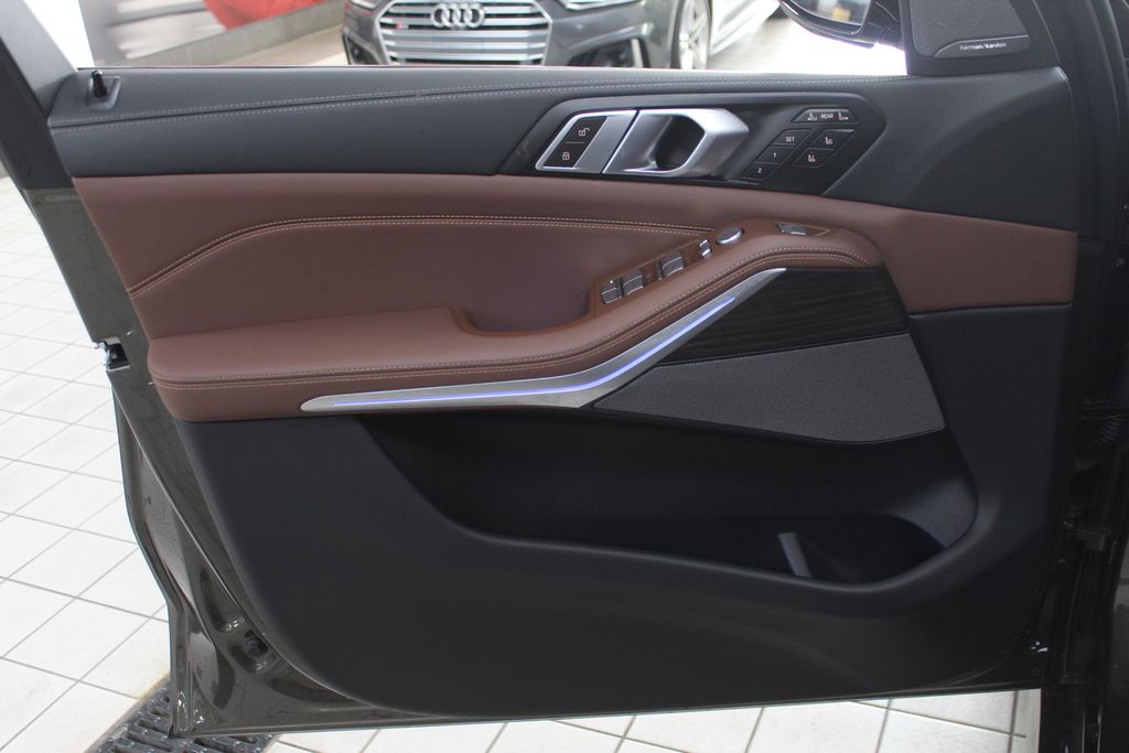 2024 BMW X7 xDrive40i 13