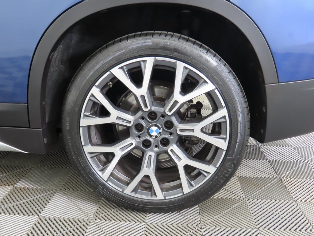 Thumbnail: 2021 BMW X1 - 30