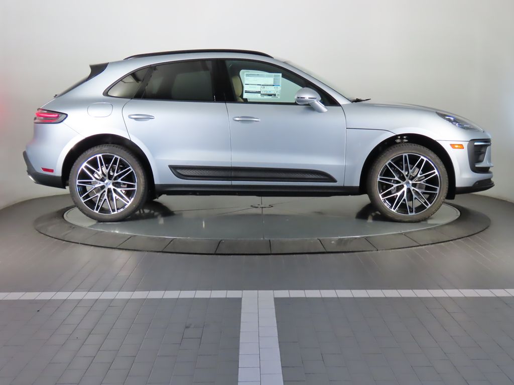 2024 Porsche Macan  6