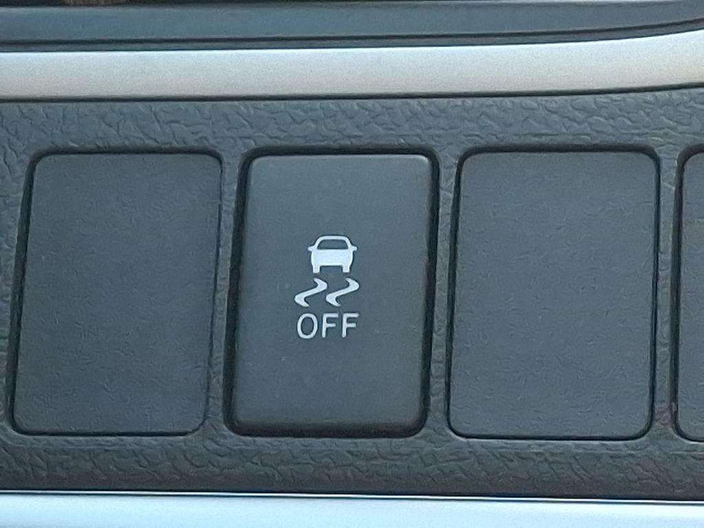 Thumbnail: 2013 Toyota Camry - 26