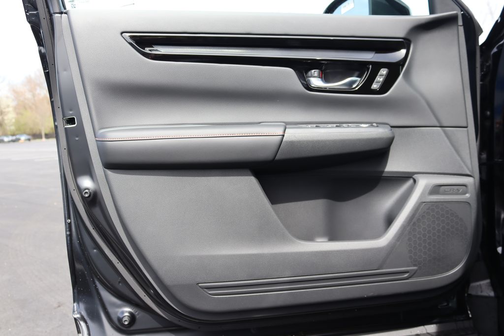 2025 Honda CR-V Sport Touring 30