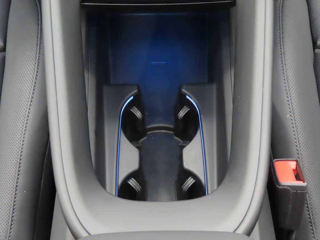 Thumbnail: 2025 Porsche Macan - 29