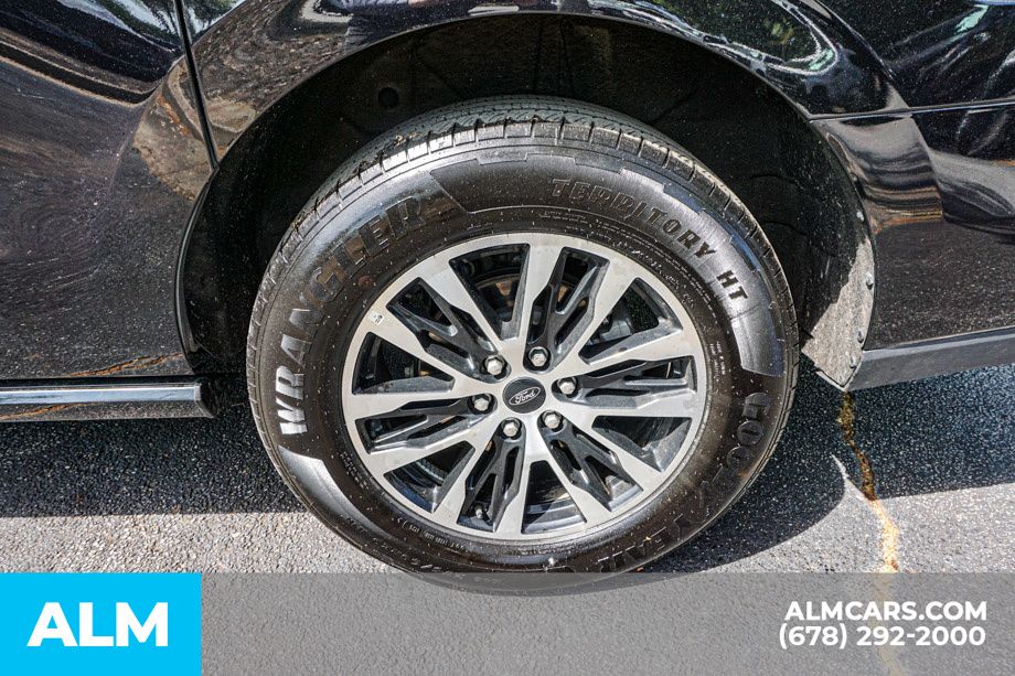 Used 2025 Black Ford Platinum image 18