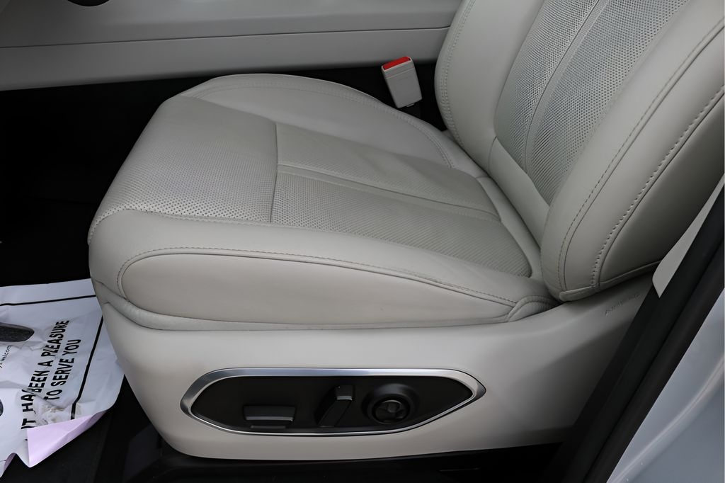 Used Car 2022 Jeep Wagoneer  Series Iii For Sale Under $50,000 In Austin, Texas