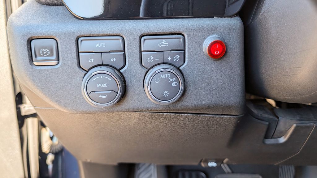 Used 2023 Chevrolet Silverado 1500 LT 4D Crew Cab