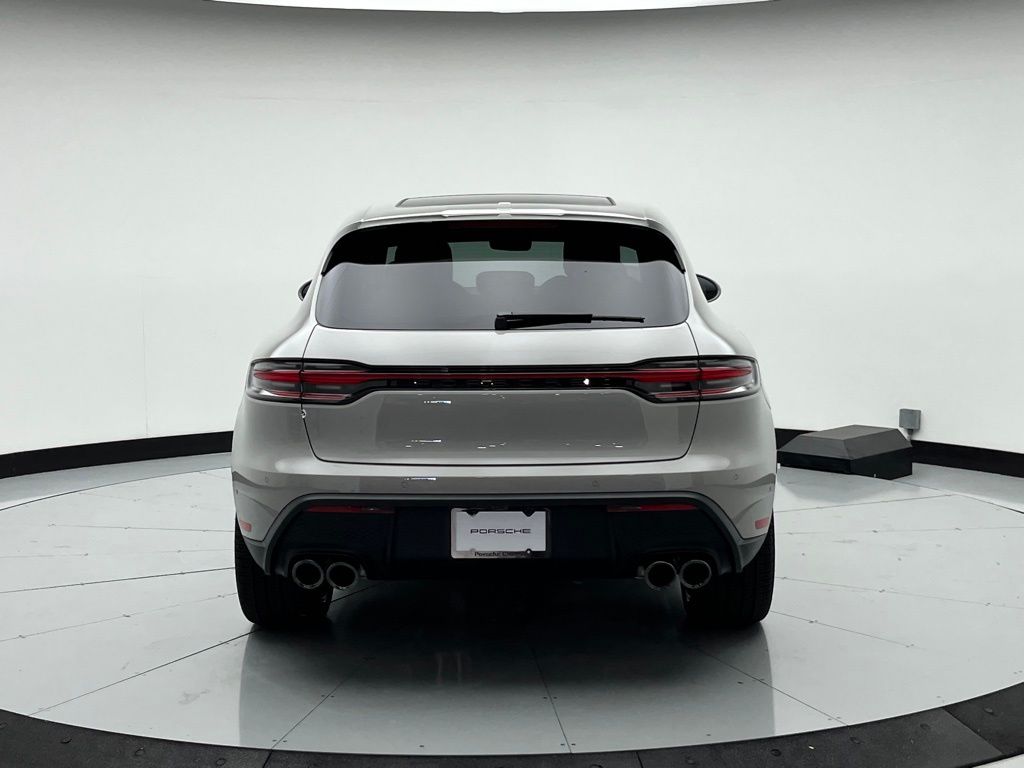 Thumbnail: 2026 Porsche Macan - 8