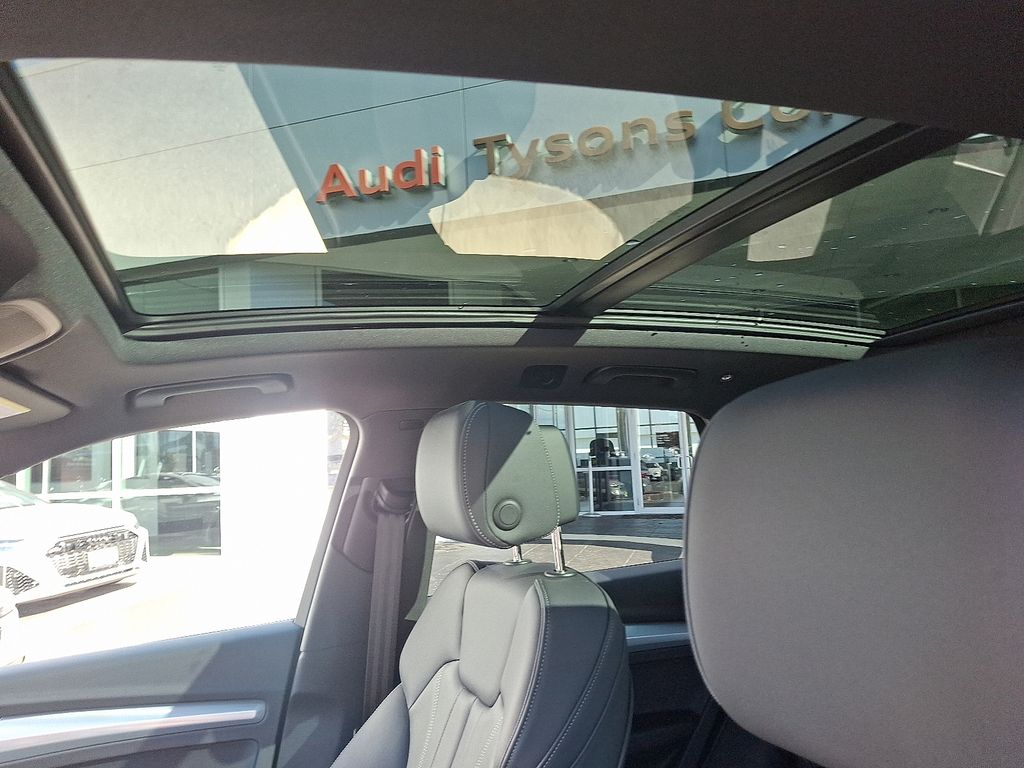 Thumbnail: 2025 Audi Q5 - 14