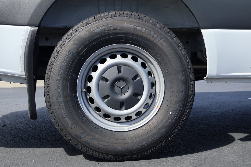 Thumbnail: 2025 Mercedes-Benz Sprinter - 10