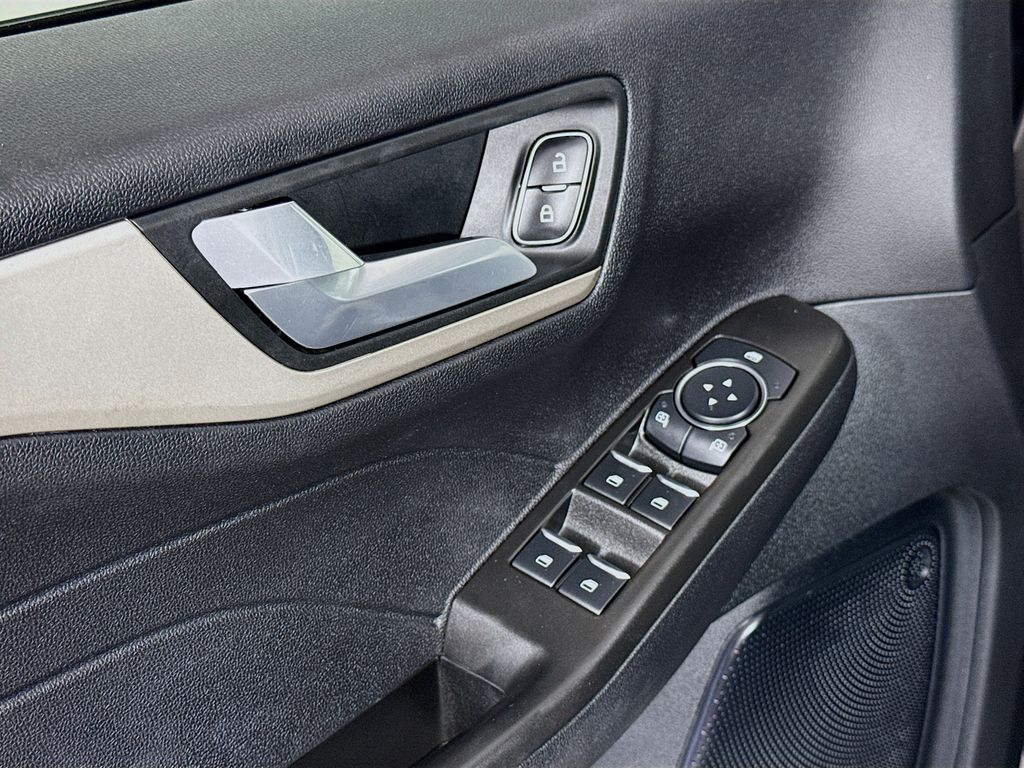 Thumbnail: 2021 Ford Escape - 18