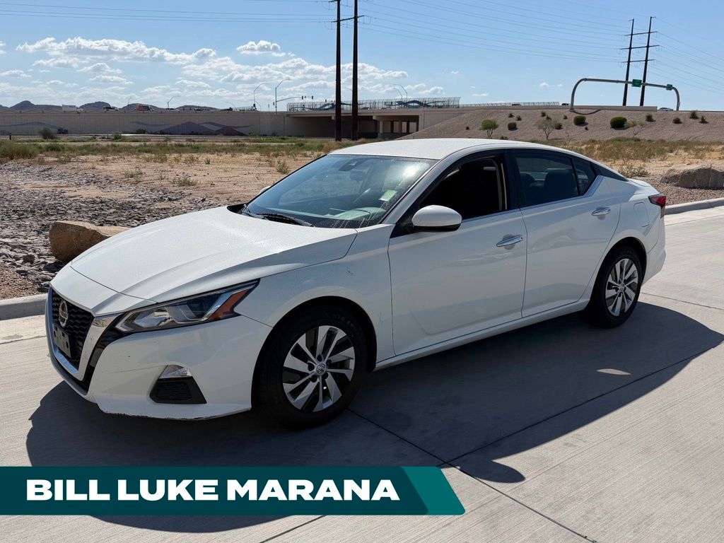 Glacier White 2021 Nissan Altima Sedan Front-Wheel Drive Continuously Variable Transmission