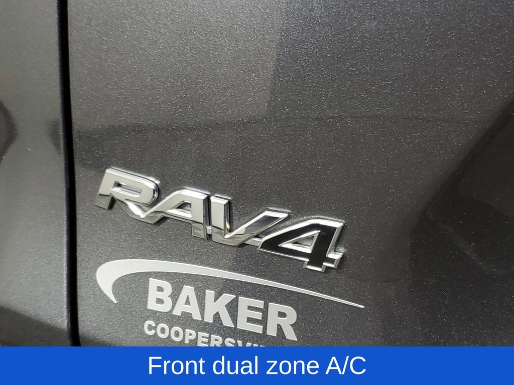 2022 Toyota RAV4 XLE Premium 11