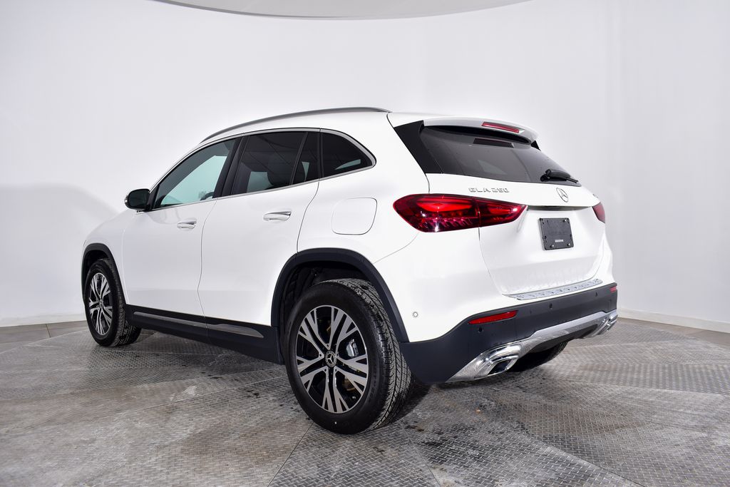 Thumbnail: 2026 Mercedes-Benz GLA - 3