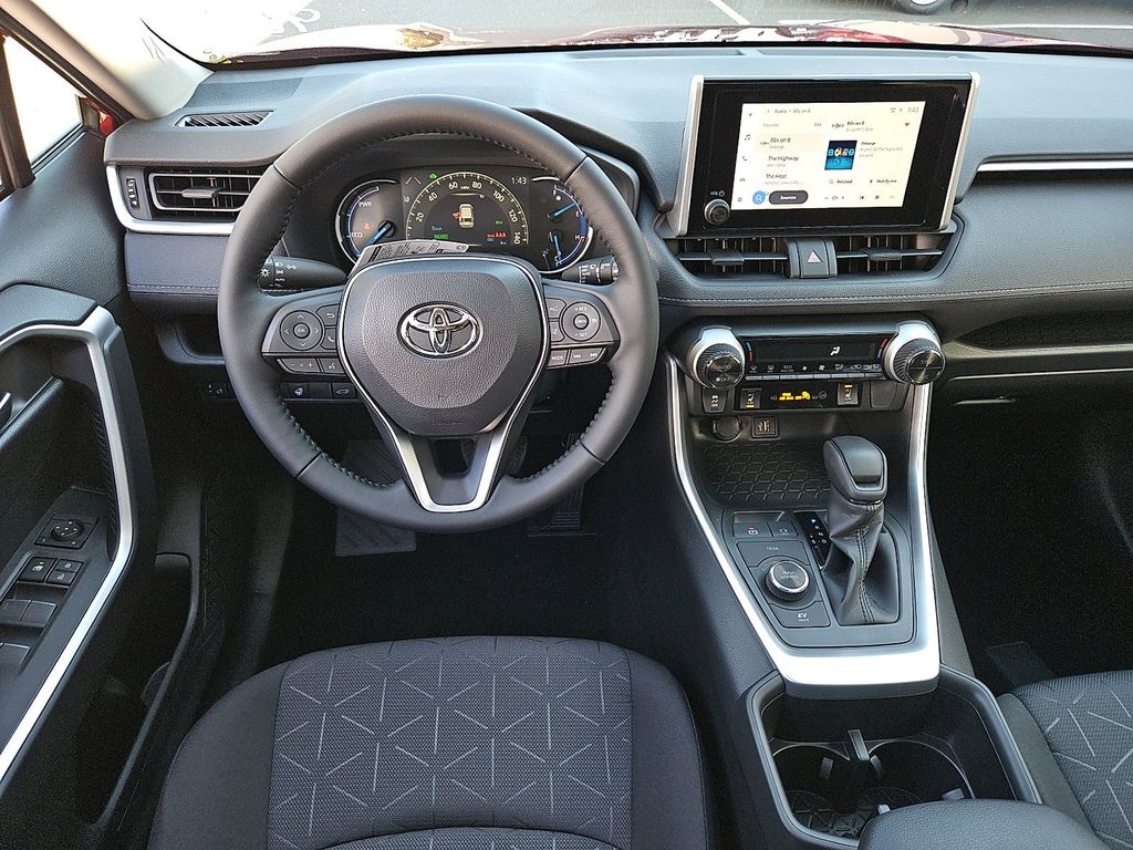 Thumbnail: 2025 Toyota RAV4 - 10