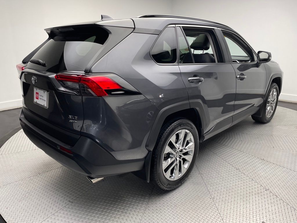 2022 Toyota RAV4 XLE Premium 5