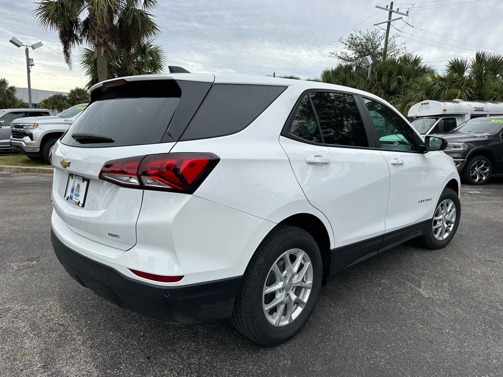 2024 Chevrolet Equinox LS 8