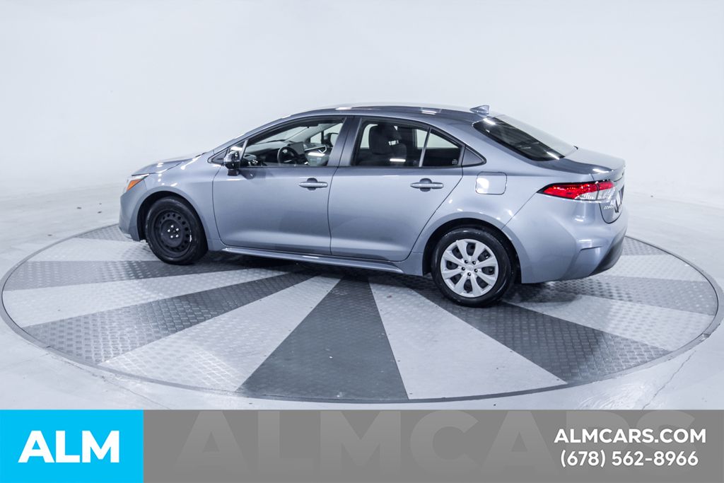 Used 2025  Toyota LE image 5