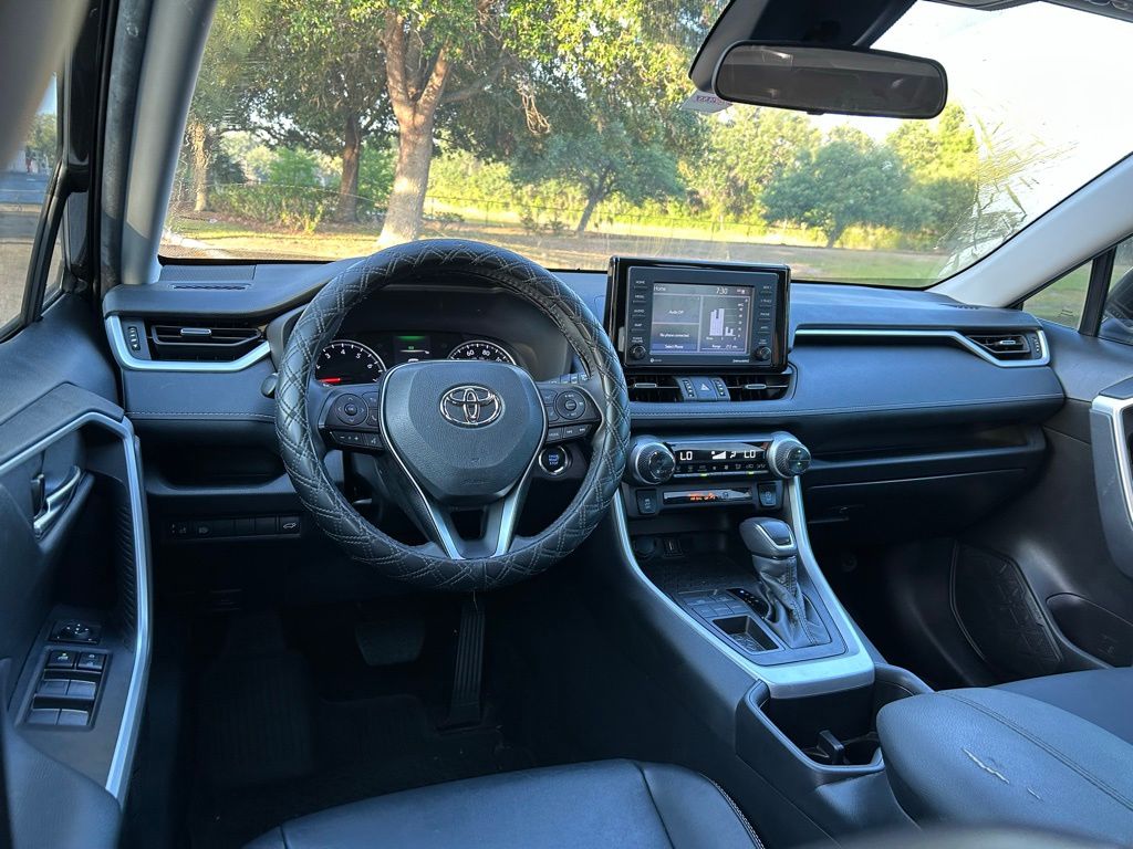 2022 Toyota RAV4 XLE Premium 12