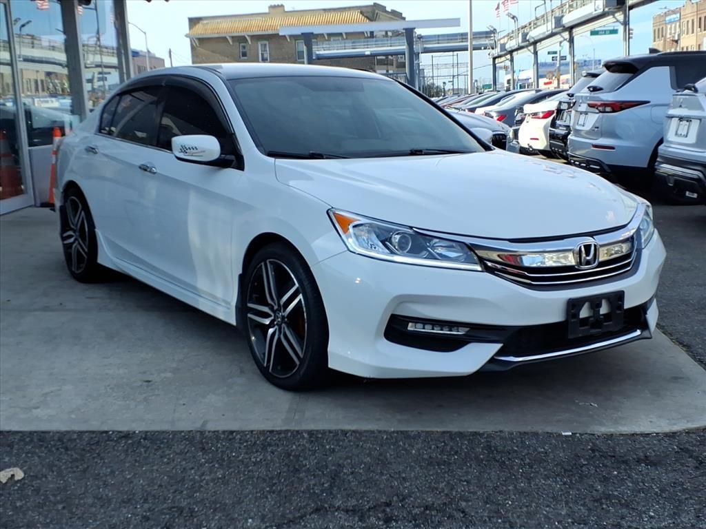 2017 Honda Accord Sport's photo