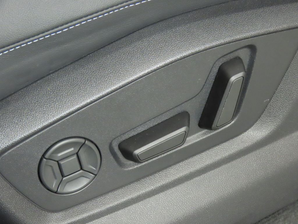 Thumbnail: 2026 Audi Q7 - 32