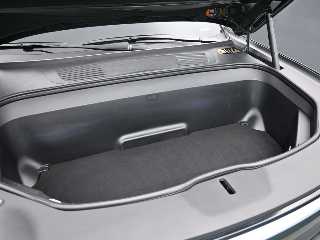 2024 Rivian R1S Adventure