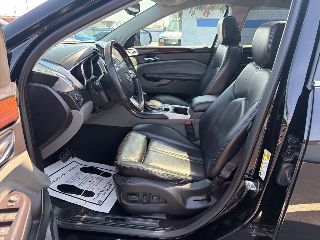 Thumbnail: 2011 Cadillac SRX - 17