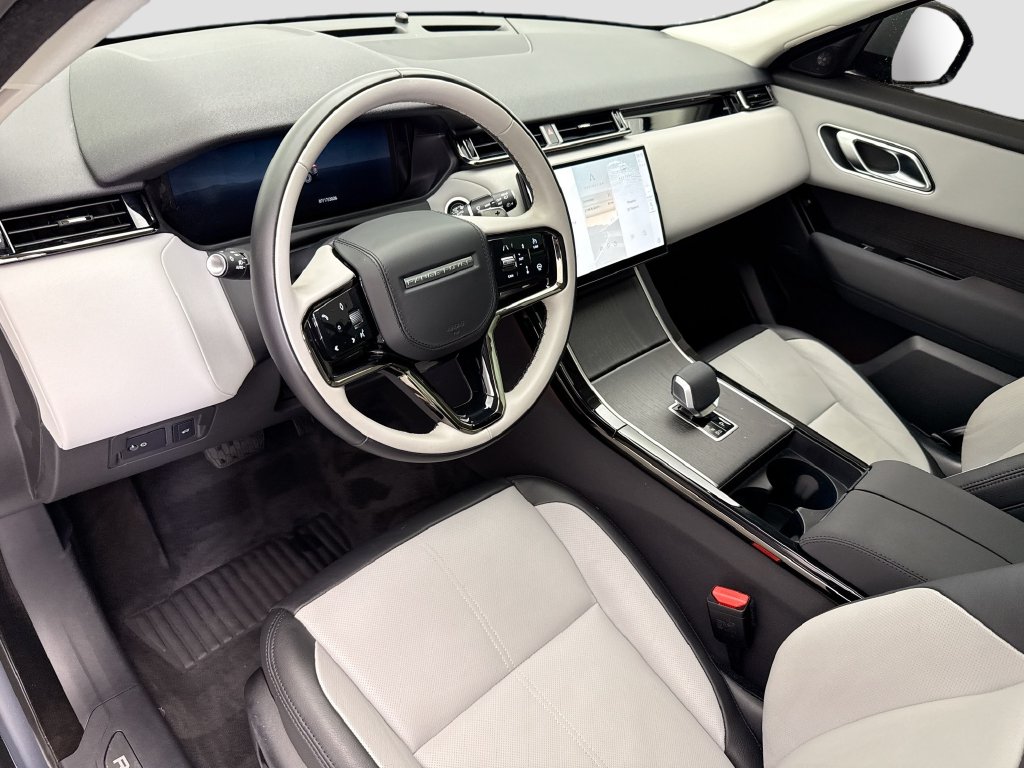 Thumbnail: 2025 Land Rover Range Rover Velar - 9
