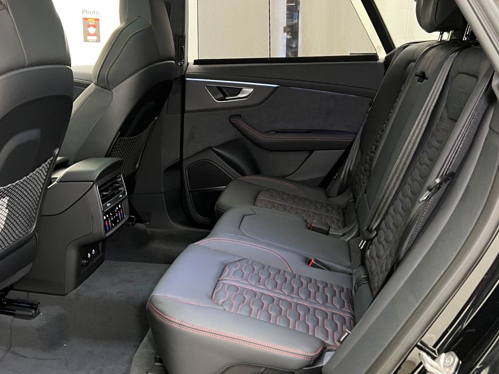 Thumbnail: 2026 Audi RS Q8 - 24