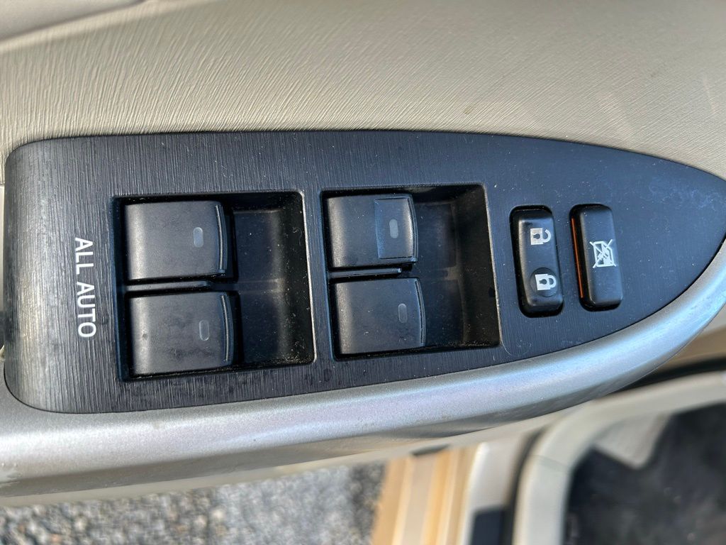 Thumbnail: 2010 Toyota Prius - 16