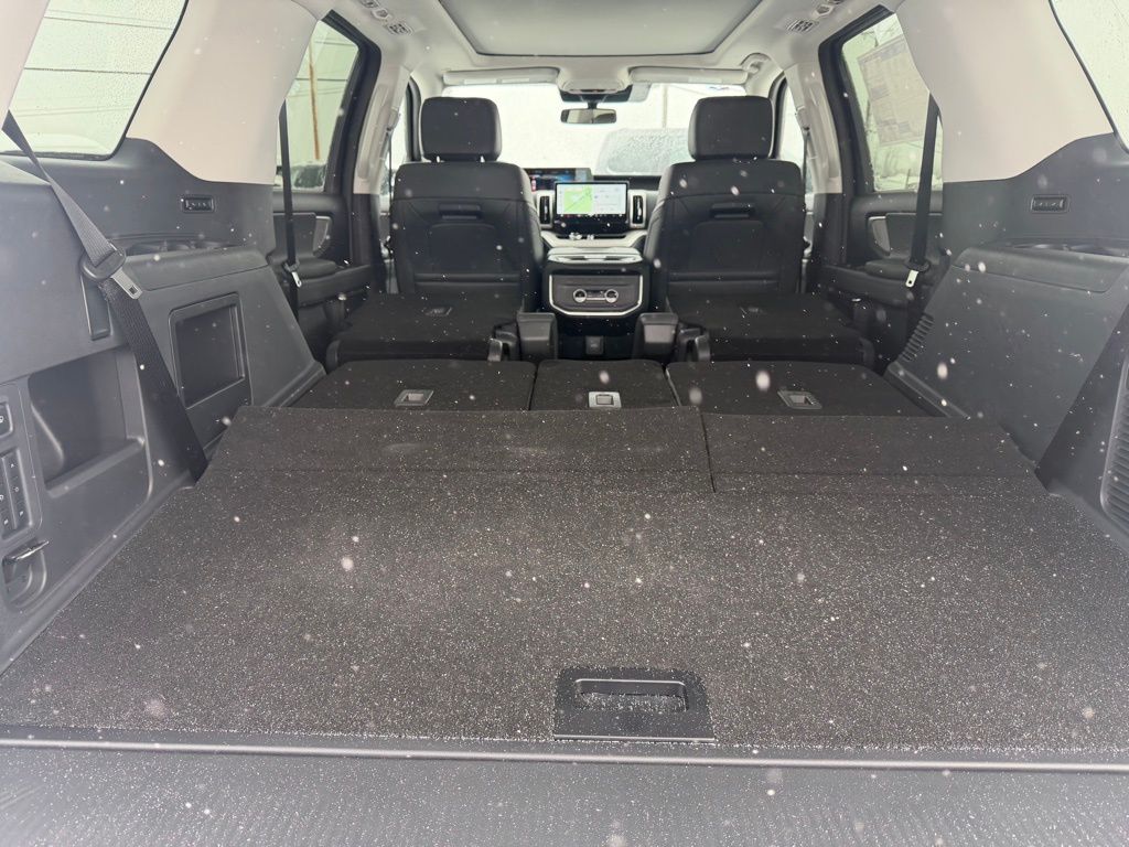 2026 Ford Expedition Active - 9