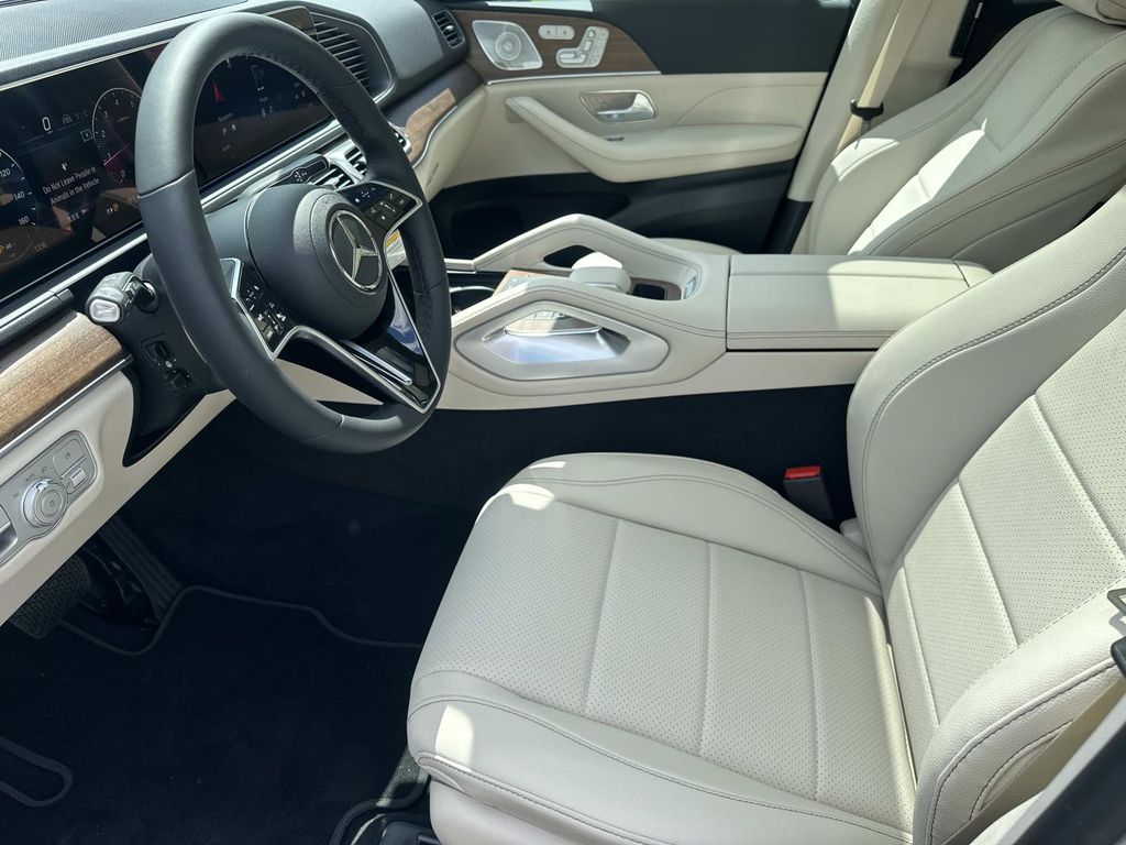 Thumbnail: 2026 Mercedes-Benz GLE - 17