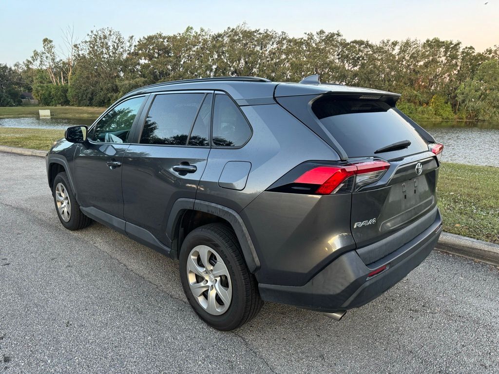 2021 Toyota RAV4 LE 3