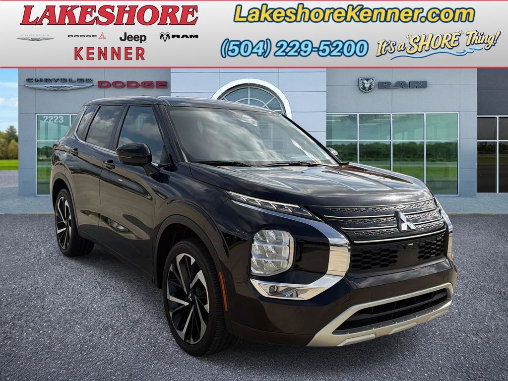 Gray 2024 Mitsubishi Outlander SUV / Crossover Front-Wheel Drive Continuously Variable Transmission