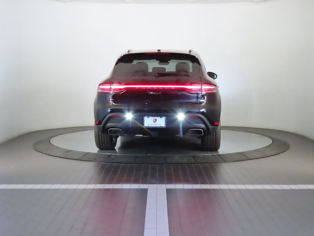 Thumbnail: 2026 Porsche Macan - 6