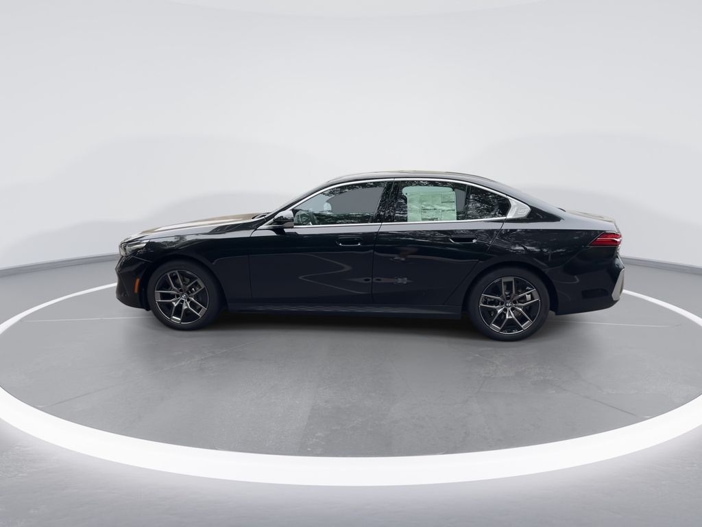Thumbnail: 2026 BMW 5 Series - 5