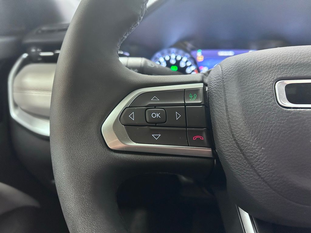 used 2025 Jeep Compass car, priced at $28,992