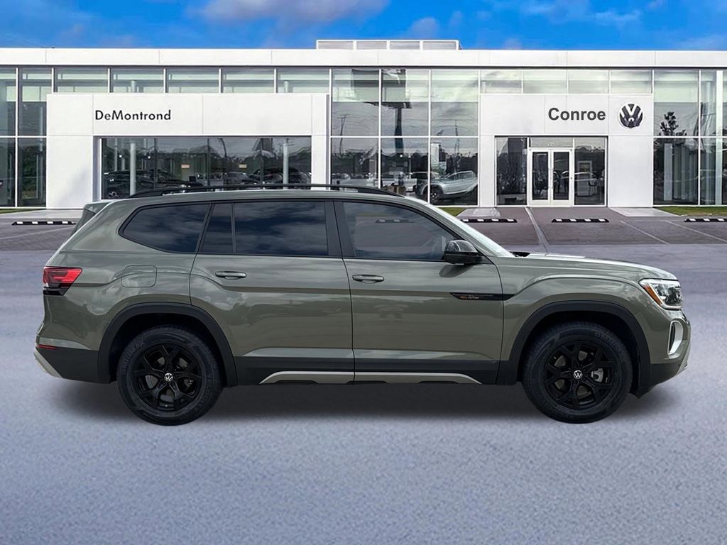 2024 Volkswagen Atlas 2.0T Peak Edition SE w/Technology Green at DeMontrond Ford
