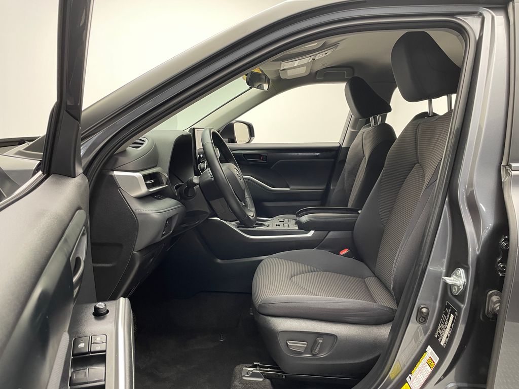 2023 Toyota Highlander XSE 12