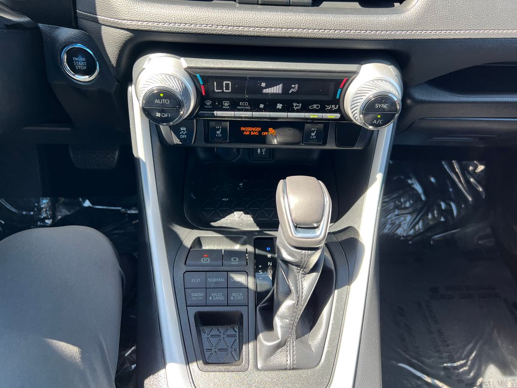 2019 Toyota RAV4 XLE Premium 24