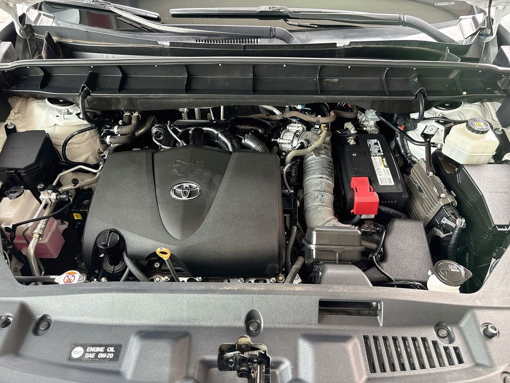 Thumbnail: 2022 Toyota Highlander - 30