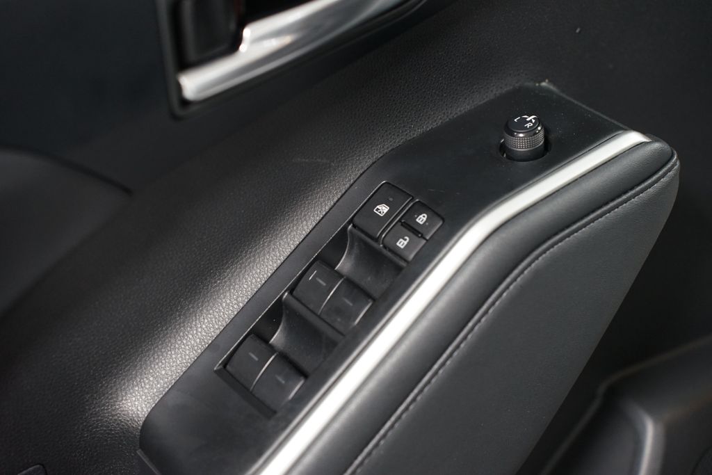 Thumbnail: 2024 Toyota Highlander - 32